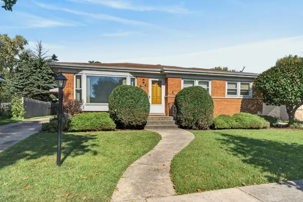 1916 Laura Lane, Des Plaines, IL 60018