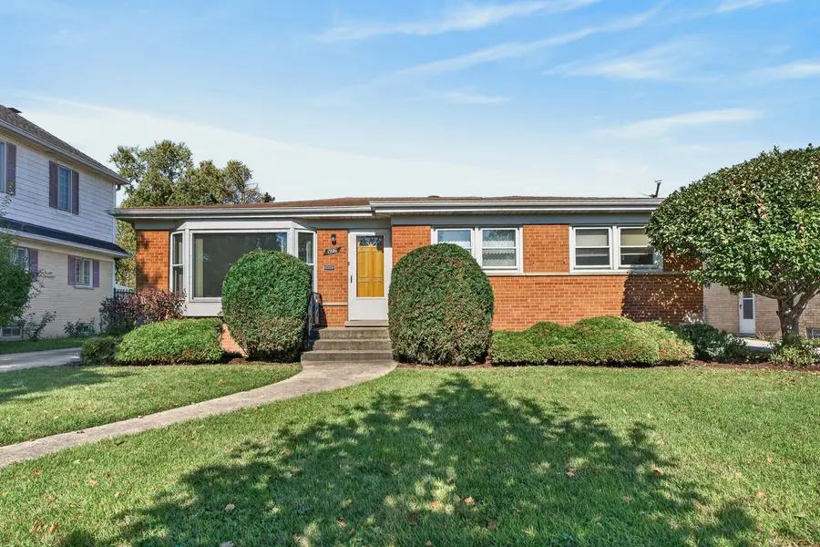 1916 Laura Lane, Des Plaines, IL 60018 - #2