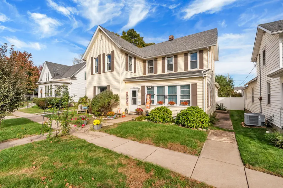 230 N College Avenue, Geneseo, IL 61254 - #2