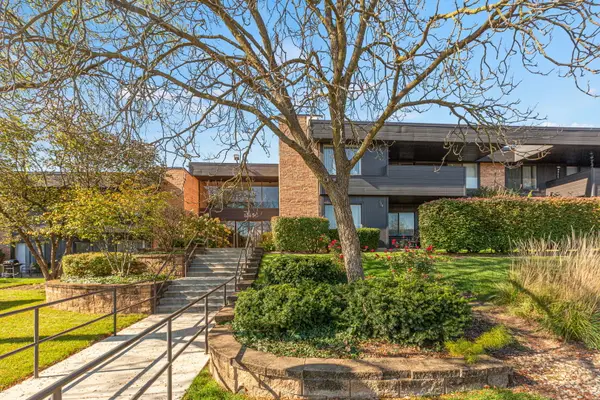 1265 N Sterling Avenue #206, Palatine, IL 60067
