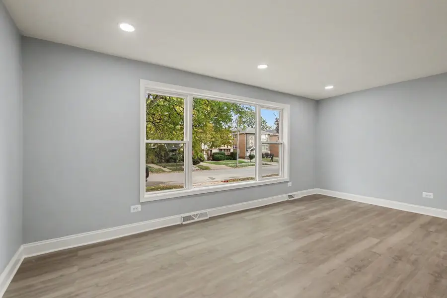 302 Crandon Avenue, Calumet City, IL 60409 - #3