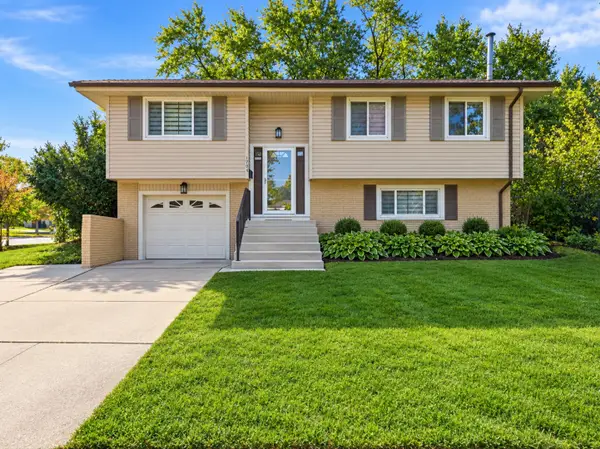 1701 Hartmann Drive, Schaumburg, IL 60193