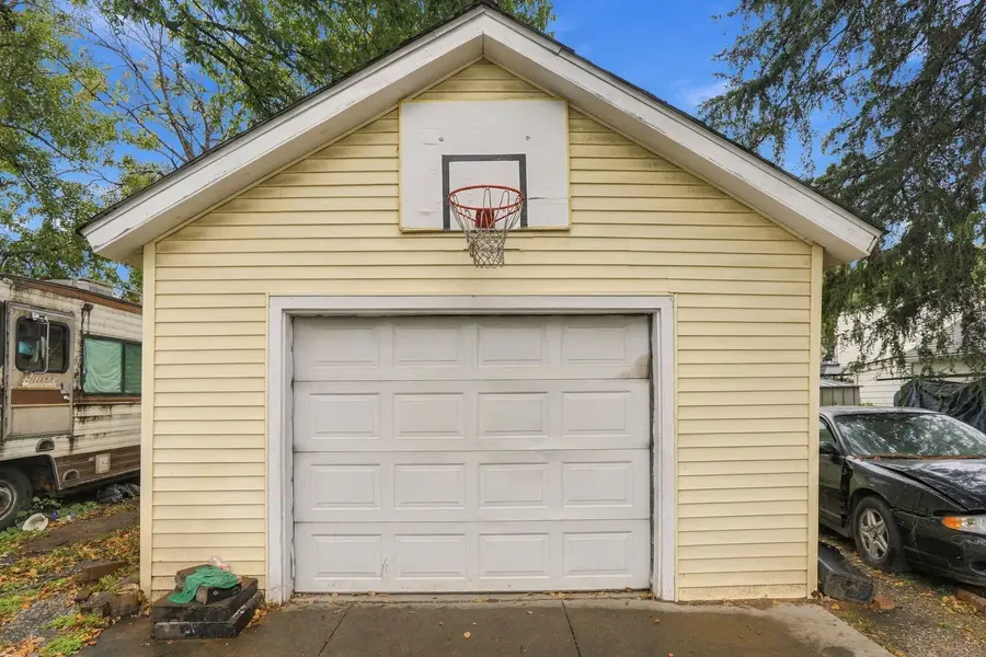 1115 W 7th Street, Davenport, IA 52802 - #3