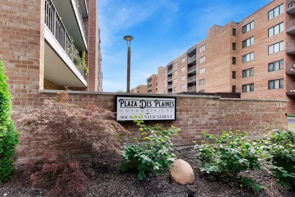 901 Center Street #403, Des Plaines, IL 60016