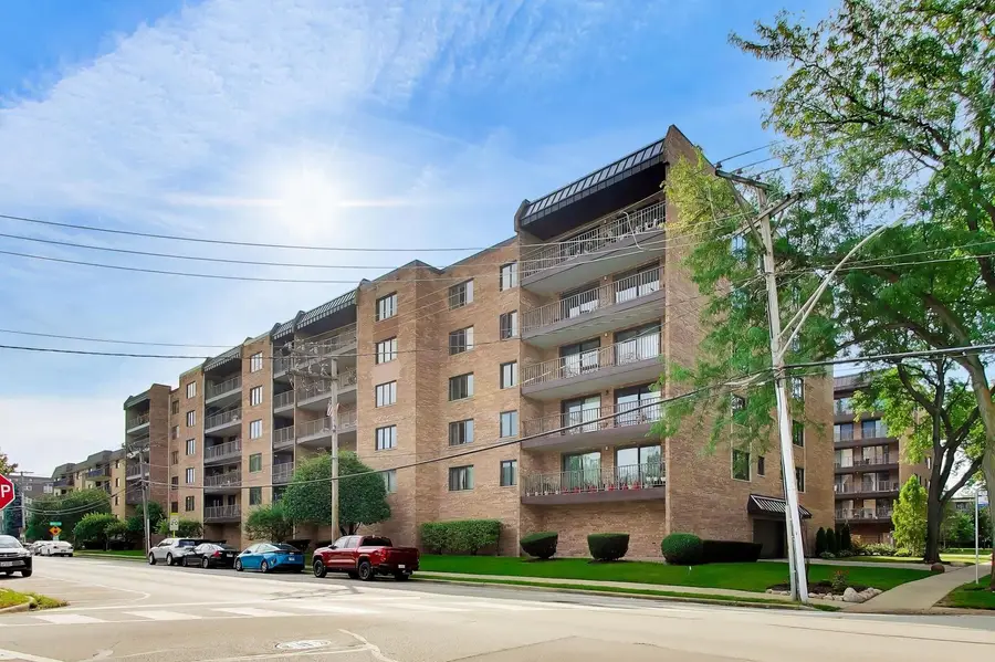 901 Center Street #403, Des Plaines, IL 60016 - #3