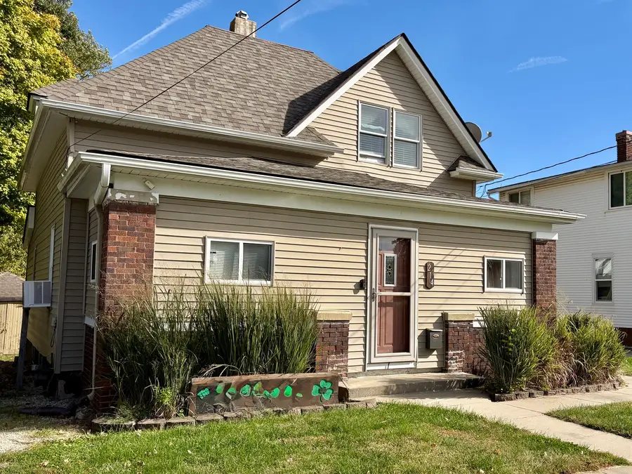 214 S Cottage Street, Kewanee, IL 61443 - #2