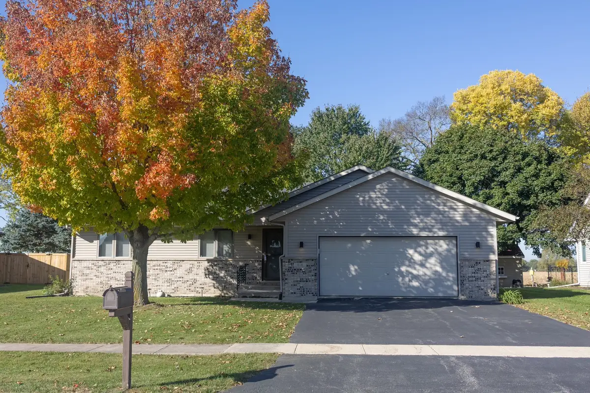 418 Royal Avenue, Belvidere, IL 61008 - #1
