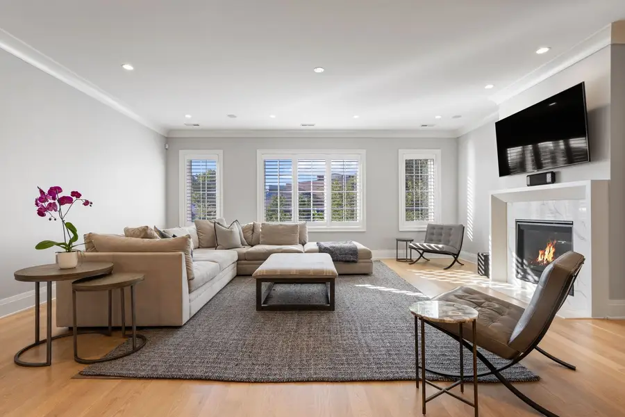 1142 W Diversey Parkway #3, Chicago, IL 60614 - #2