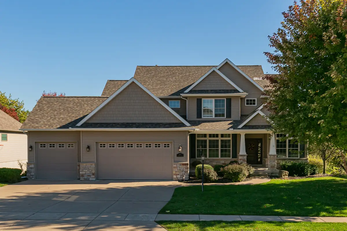 3211 Westminster Road, Bettendorf, IA 52722 - #1