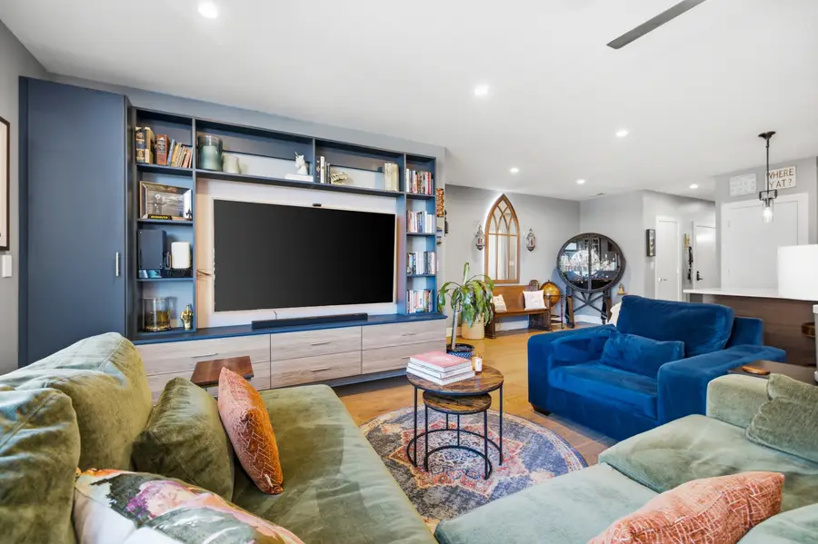 2703 W Belmont Avenue #4W, Chicago, IL 60618 - #3
