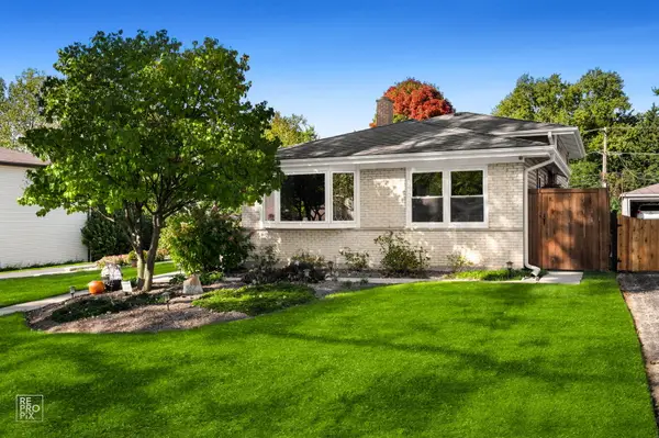562 Coolidge Avenue, Glen Ellyn, IL 60137