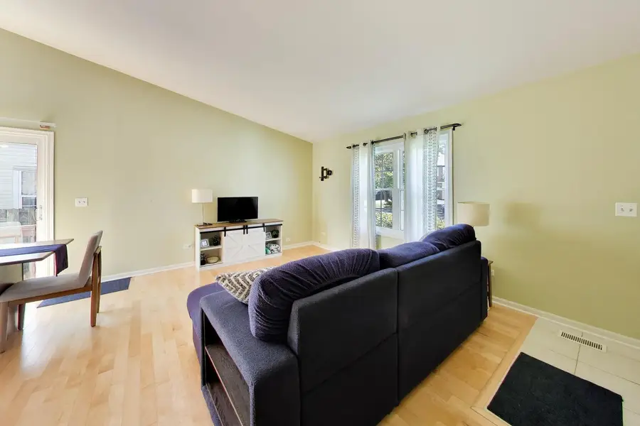 1433 Oxford Street, Carol Stream, IL 60188 - #3