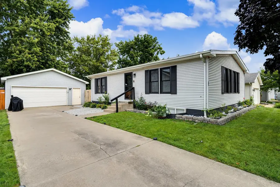 22 Geneva Court, Bloomington, IL 61704 - #2