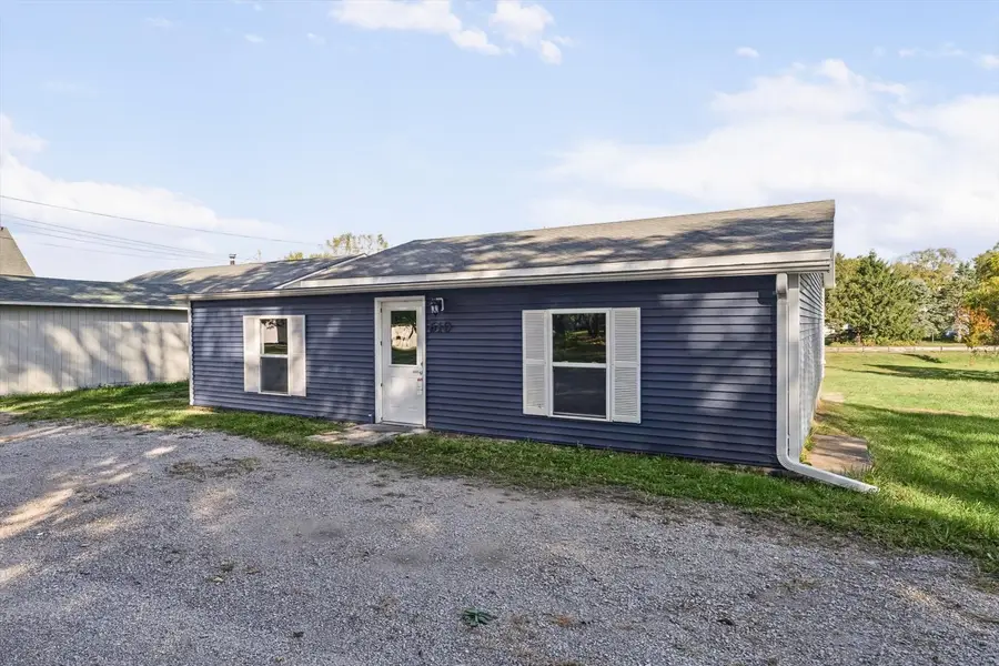610 E Livingston Street, Monticello, IL 61856 - #2