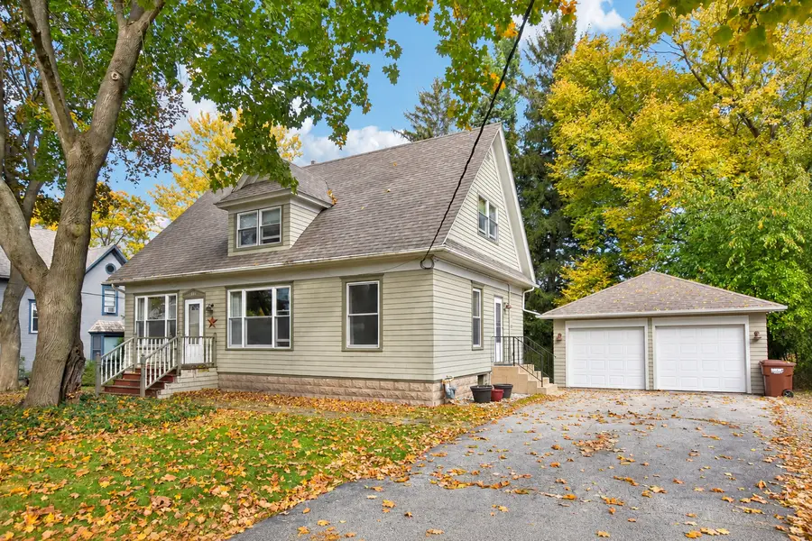 349 Vine Street, Woodstock, IL 60098 - #2
