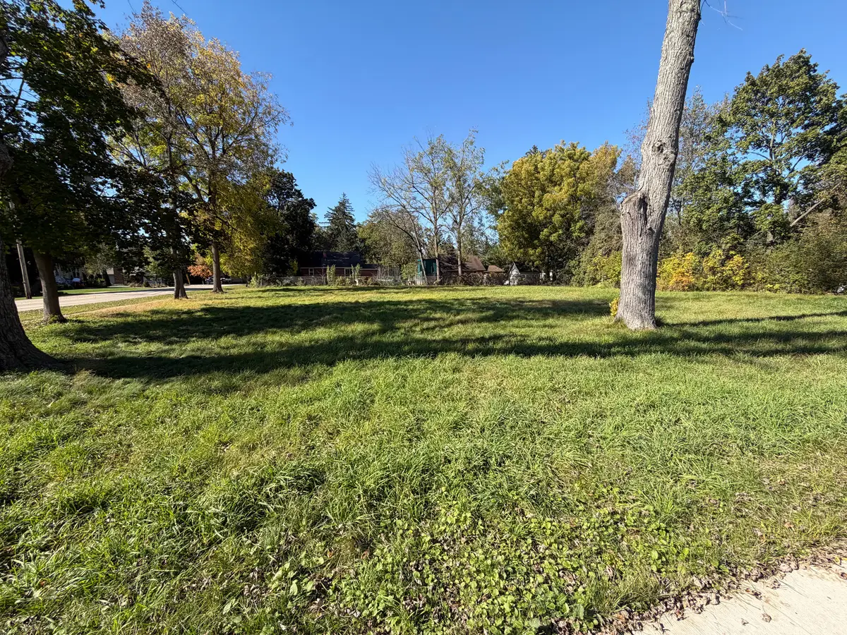 110 Gladys Avenue, Fox River Grove, IL 60021 - #1