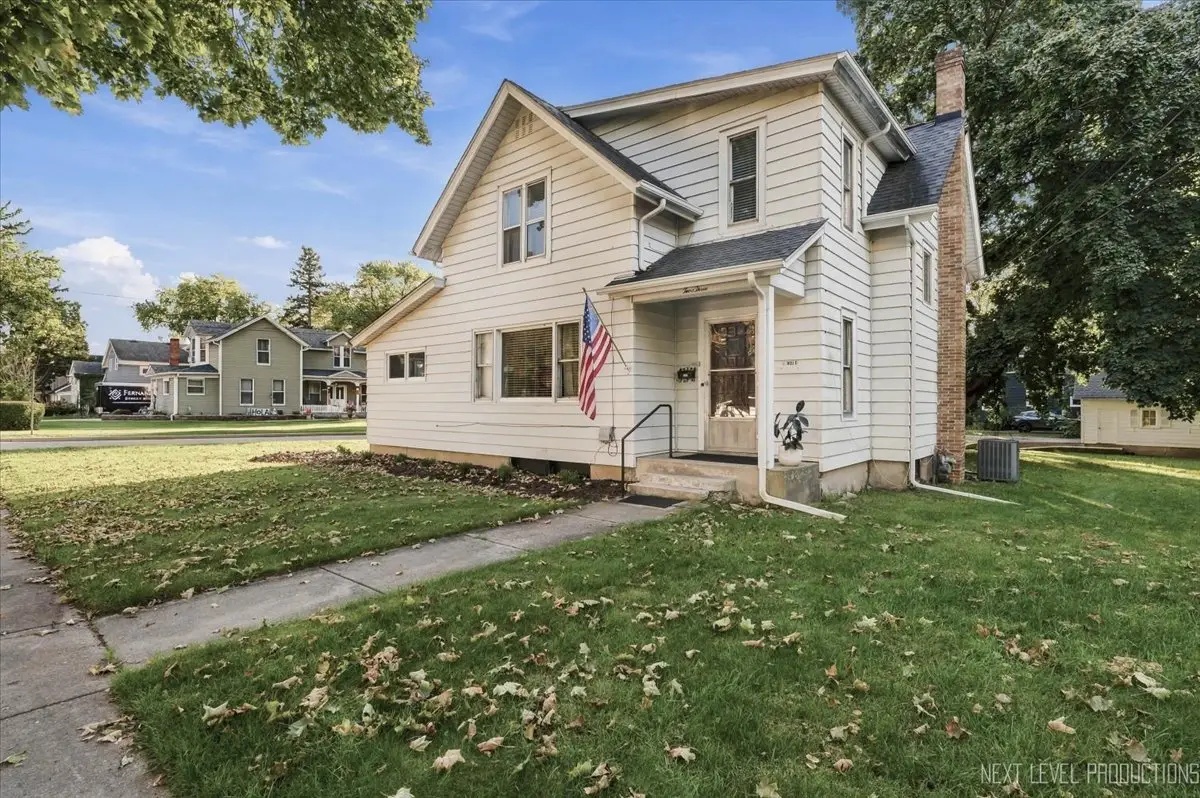 203 N Van Buren Street, Batavia, IL 60510 - #1