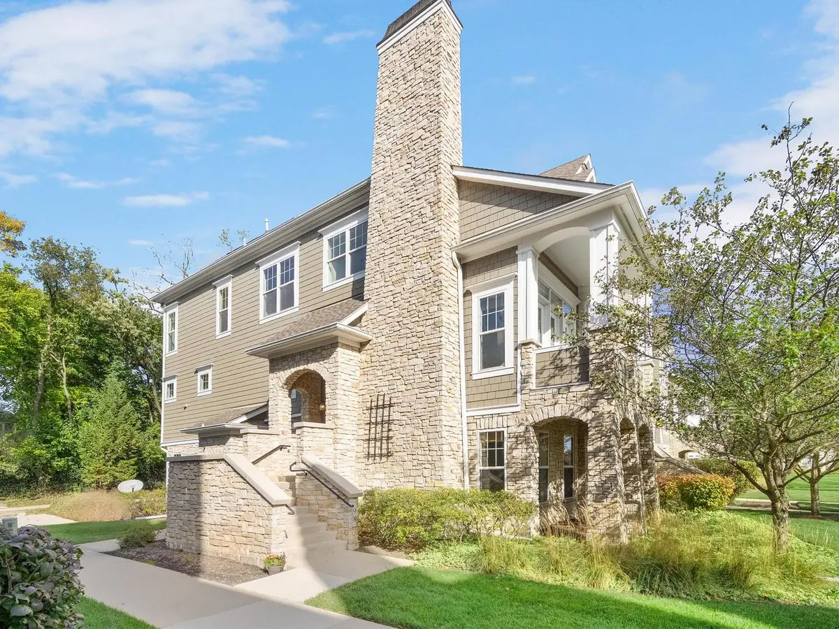 98 W Kennedy Lane, Hinsdale, IL 60521 - #1