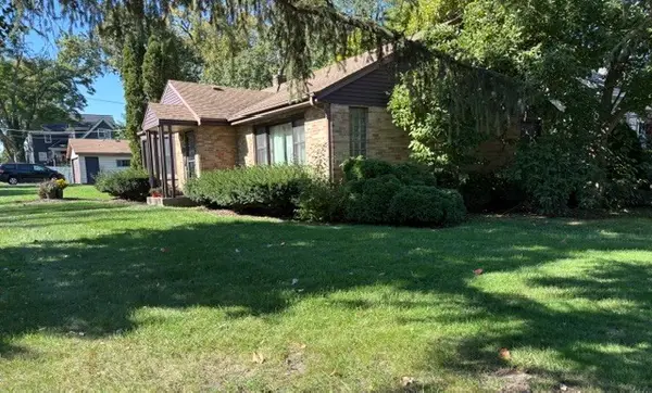 353 E 3rd Street, Elmhurst, IL 60126