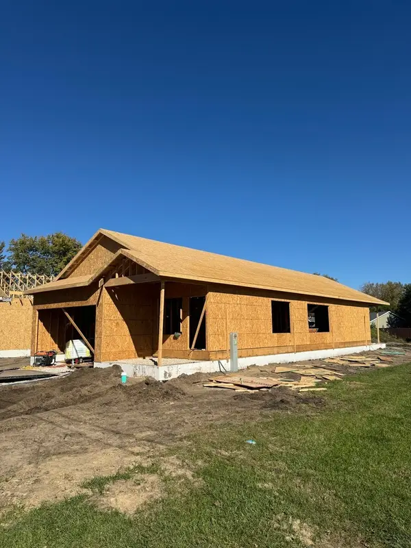 355 N 3rd Avenue, Coal City, IL 60416