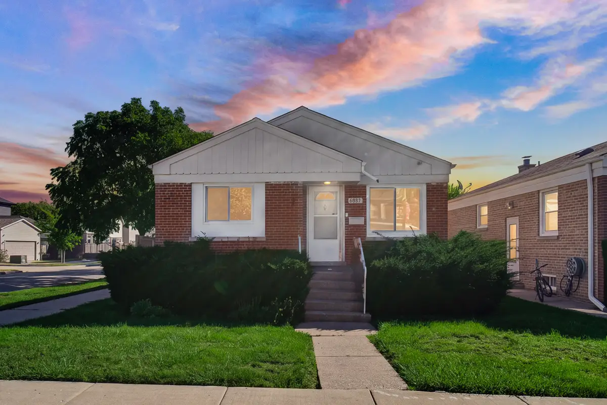 6557 N Troy Street, Chicago, IL 60645 - #1