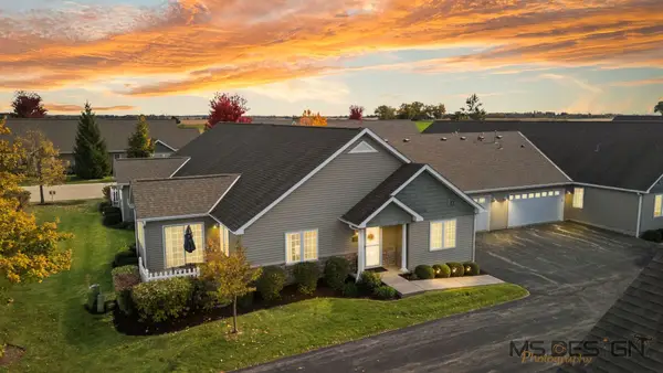 2165 Waterbury Lane E #2165, Sycamore, IL 60178