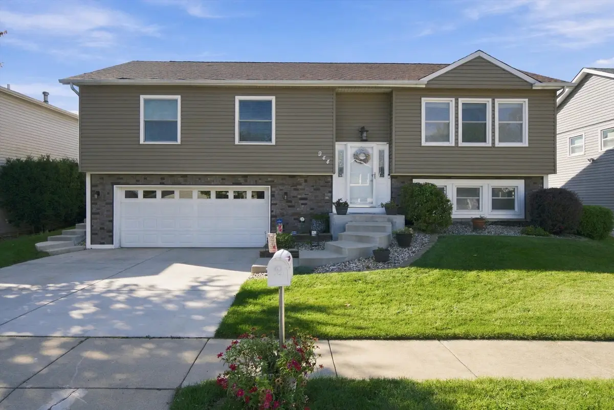 944 Lacrosse Street, Carol Stream, IL 60188 - #1