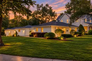 132 Mohawk Drive, Clarendon Hills, IL 60514 - #1