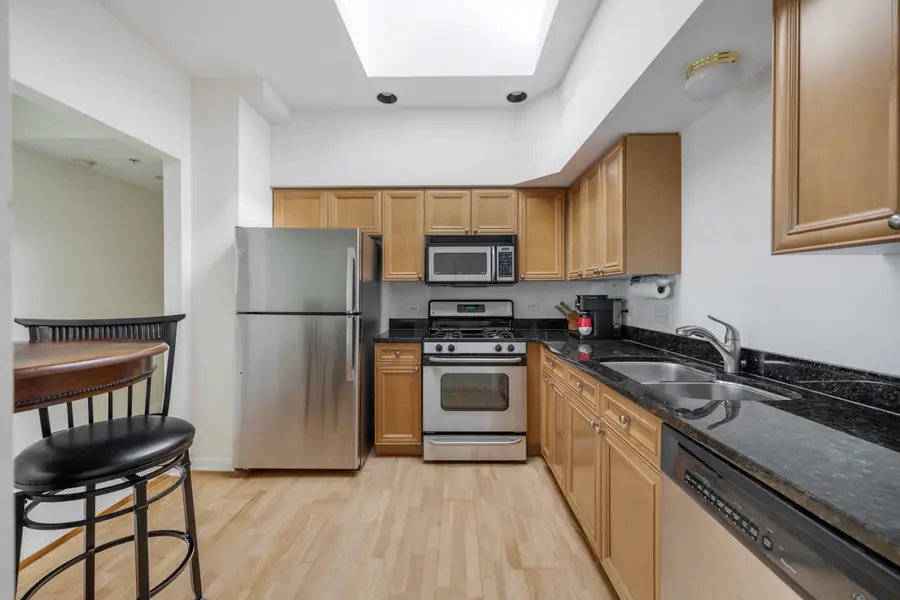 655 Perrie Drive #605, Elk Grove Village, IL 60007 - #3