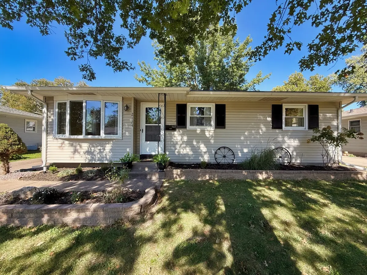 2124 W 38th Street, Davenport, IA 52806 - #1