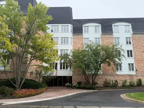 200 Lake Boulevard #438, Buffalo Grove, IL 60089