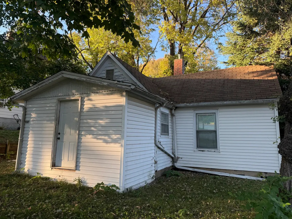 1301 W Jackson Street, Bloomington, IL 61701 - #1
