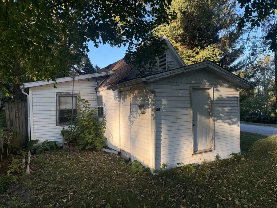 1301 W Jackson Street, Bloomington, IL 61701 - #3