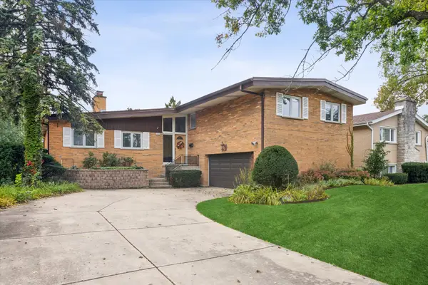 4421 W Lunt Avenue, Lincolnwood, IL 60712