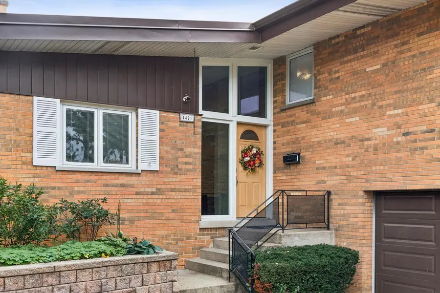 4421 W Lunt Avenue, Lincolnwood, IL 60712 - #2