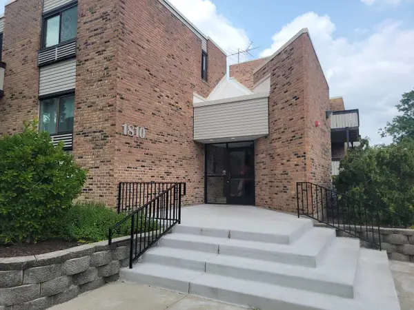 1810 Hemlock Place #204, Schaumburg, IL 60173