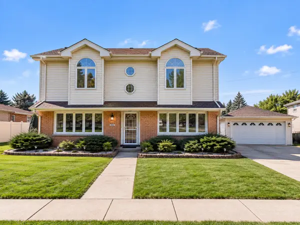 9414 S 69th Avenue, Oak Lawn, IL 60453