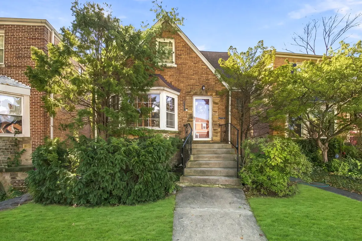 2919 W Jerome Street, Chicago, IL 60645 - #1