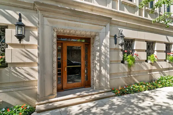 2912 N Commonwealth Avenue #5A, Chicago, IL 60657