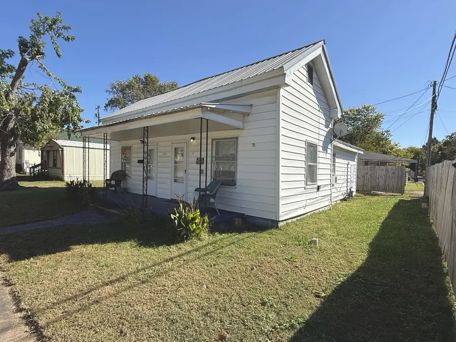 712 Catherine Street, Metropolis, IL 62960 - #2