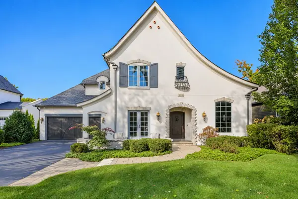 895 W Benton Avenue, Naperville, IL 60540