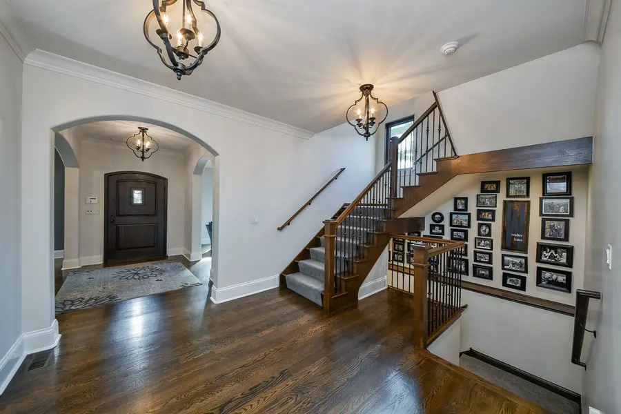 895 W Benton Avenue, Naperville, IL 60540 - #3