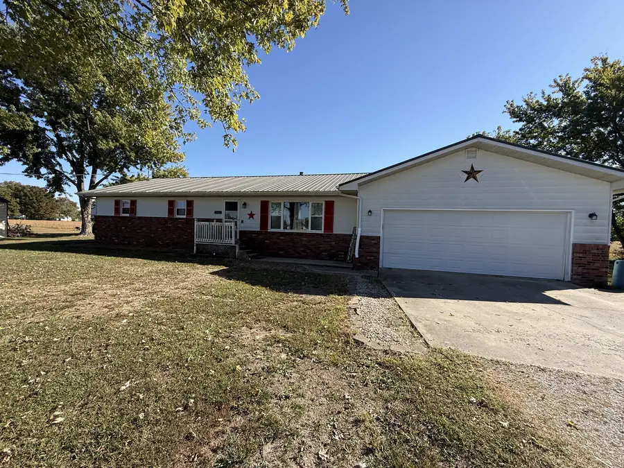 600 S Spruce Street, Patoka, IL 62875 - #2