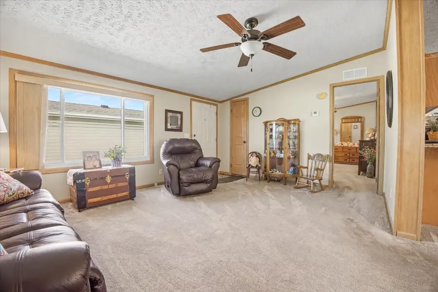 405 Autumn Oaks Road, Chenoa, IL 61726 - #3