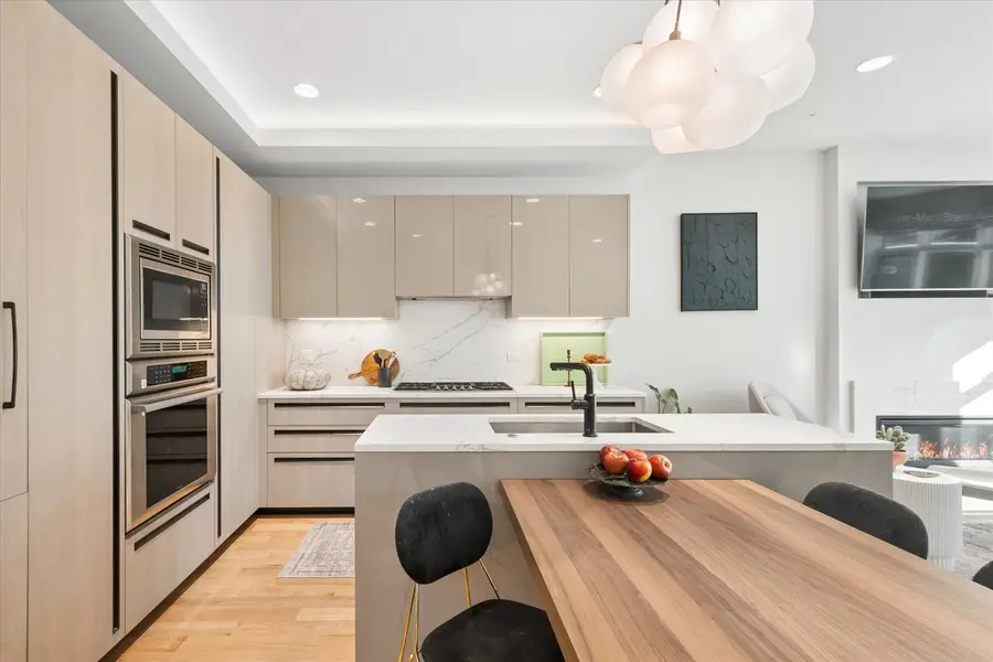 2114 W Belmont Avenue #2, Chicago, IL 60618 - #2