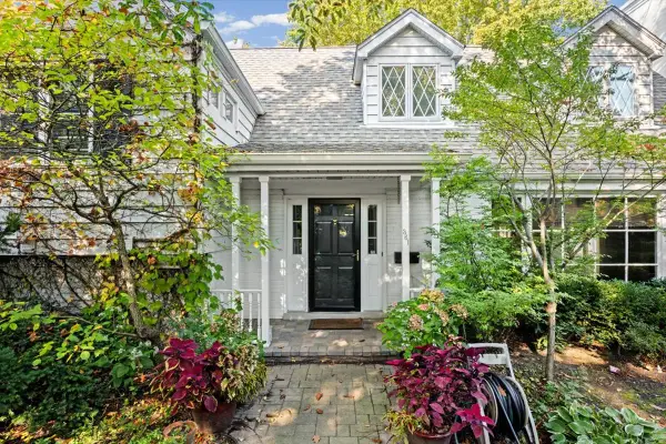 361 N Deere Park Drive E, Highland Park, IL 60035