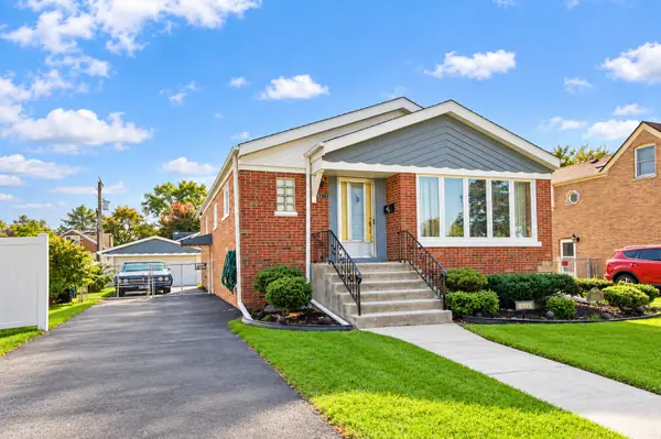 4311 W 108th Place, Oak Lawn, IL 60453