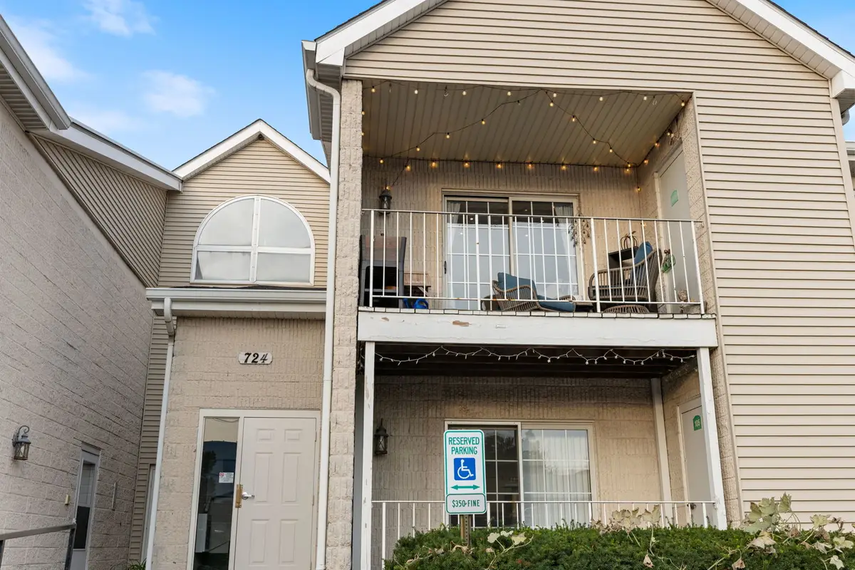 724 N Gary Avenue #205, Carol Stream, IL 60188 - #1