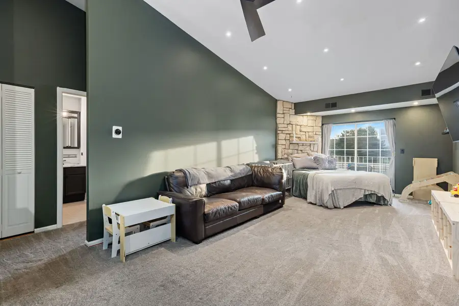 724 N Gary Avenue #205, Carol Stream, IL 60188 - #3