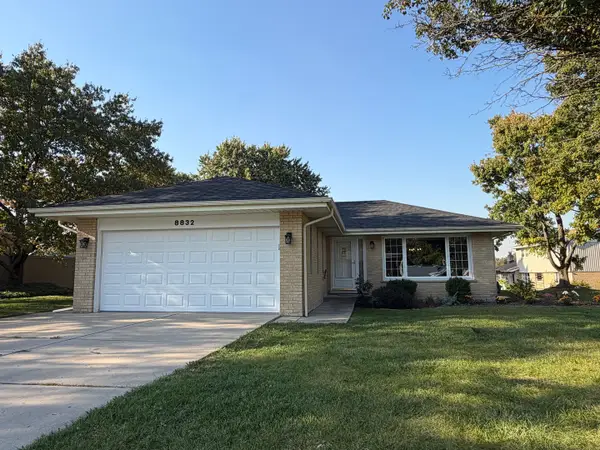 8832 Briarwood Lane, Orland Park, IL 60462